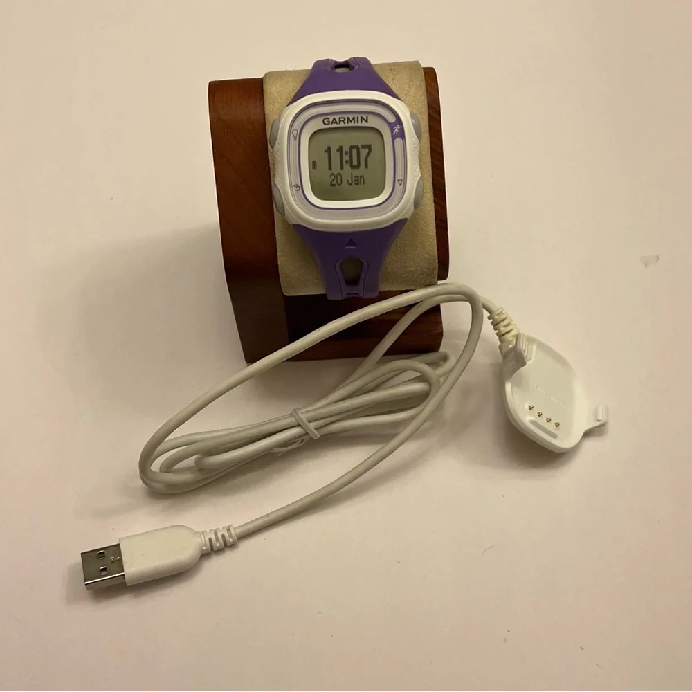 Garmin Forerunner 10, Tested,‎ small, charger included
